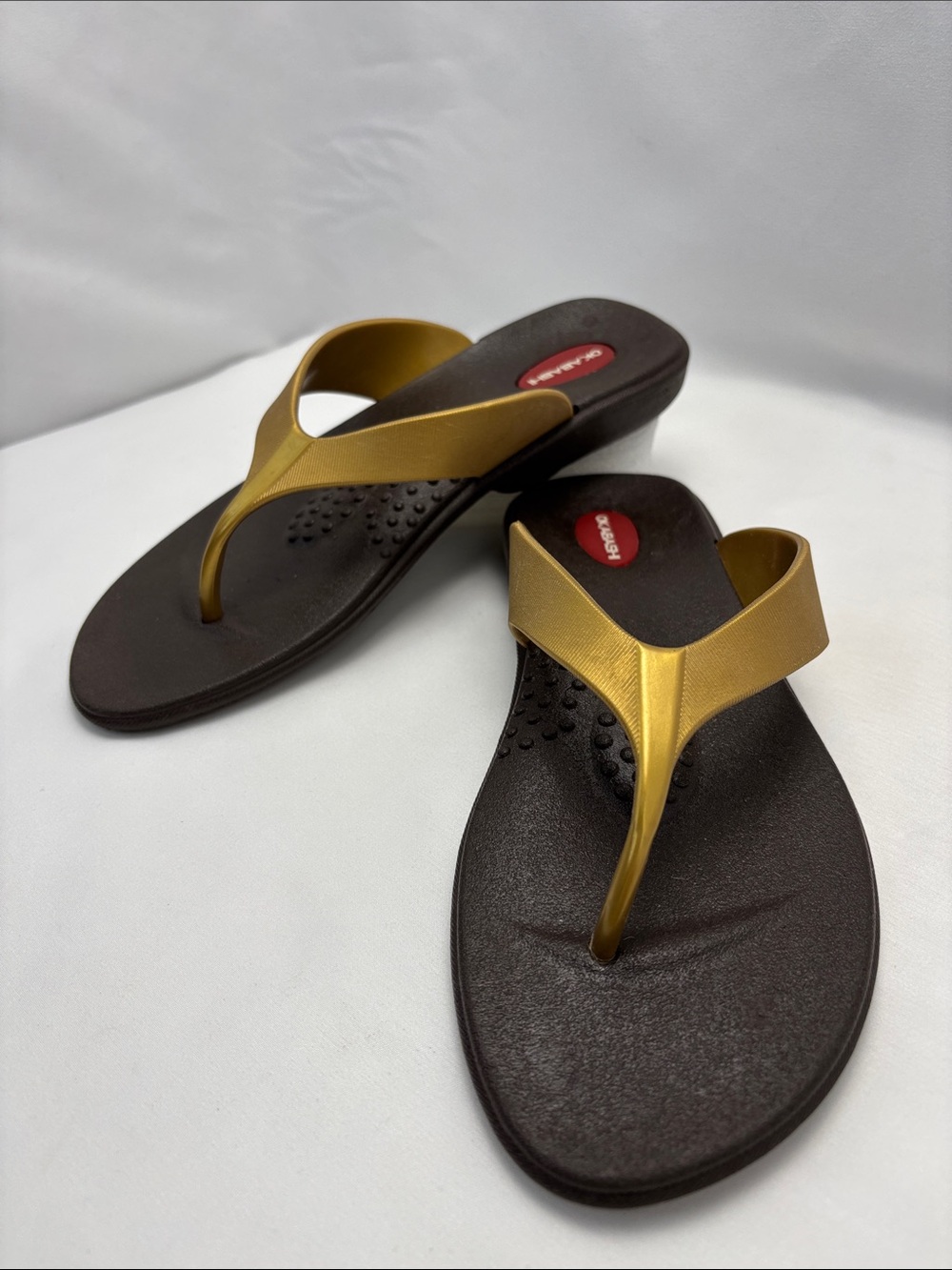 Okabashi Breeze Women's M/L Gold and Brown Thong Sandals #341